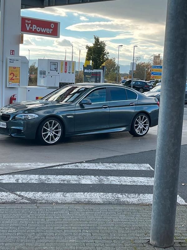 Silber Gebraucht 2011 BMW 525 M Sport Limousine | 10.000 € (Fairer Preis) - Bild 1/4