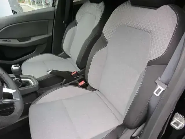Gebraucht Mitsubishi Colt Plus 67 PS (49 kW) 2025 Antarktis weiß Kleinwagen