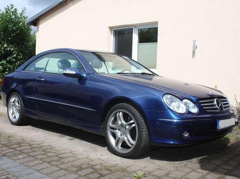 Blau Gebraucht 2004 Mercedes CLK500 Elegance Coupé | 17.500 € - Bild 1/4