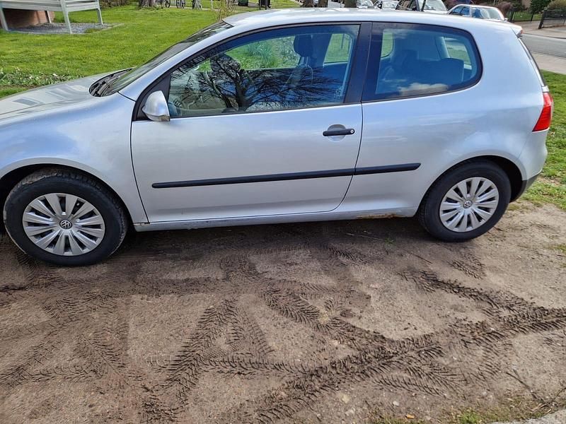 Gebraucht VW Golf IV 75 PS (55 kW) 2004 Silber Kleinwagen