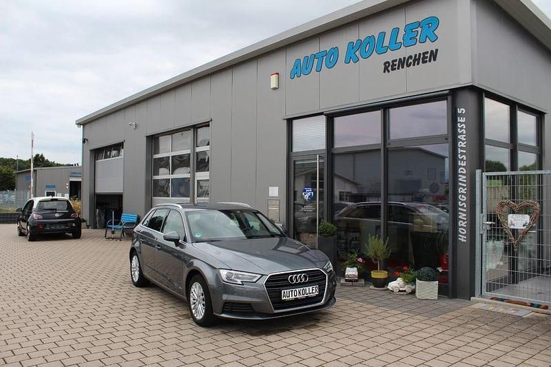 Grau Gebraucht 2016 Audi A3 Sportback Basis Limousine | 15.990 € (Fairer Preis) - Bild 1/4