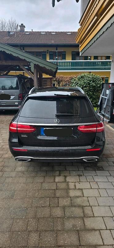 Gebraucht Mercedes E400 330 PS (242 kW) 2022 Schwarz Kombi