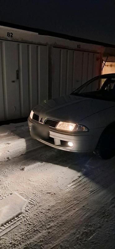 Gebraucht Mitsubishi Carisma 103 PS (75 kW) 2001 Silber Limousine