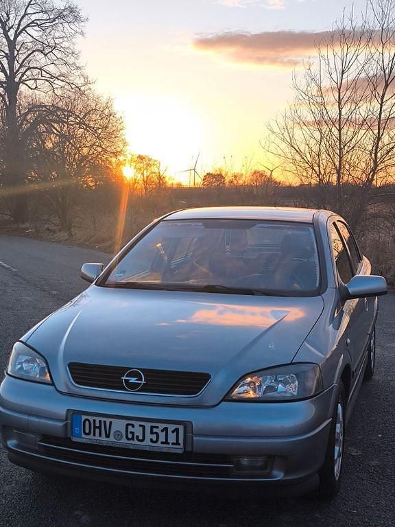 Gebraucht Opel Astra 84 PS (61 kW) 2004 Silber Limousine