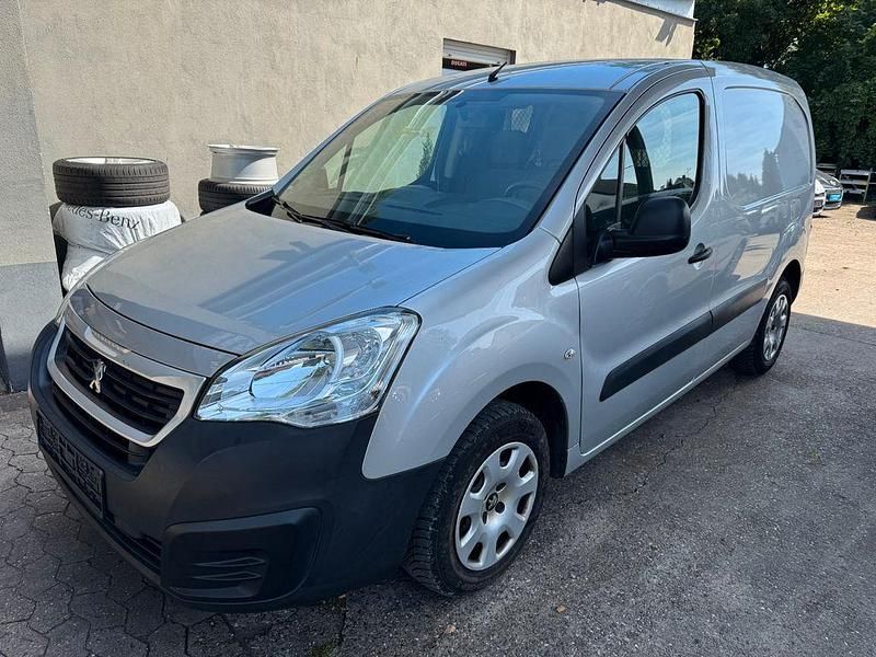 Silber Gebraucht 2015 Peugeot Partner Van / Kleinbus | 6.500 € (Fairer Preis) - Bild 1/4