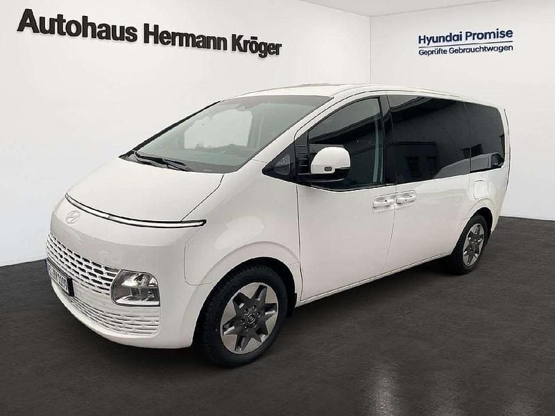 Creamy white Gebraucht 2024 Hyundai Staria Trend Van | 47.390 € (Guter Preis) - Bild 1/4