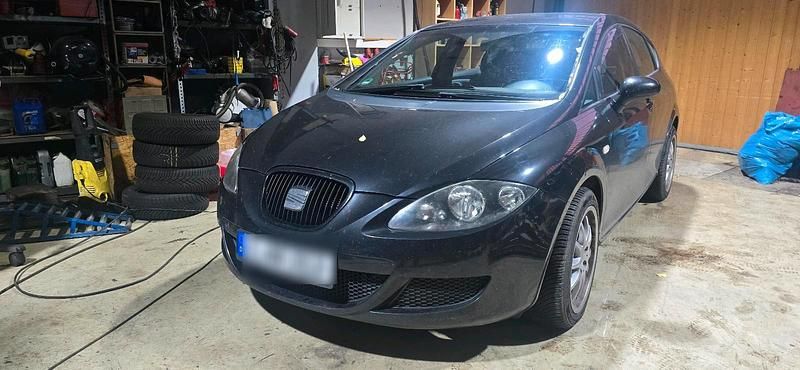 Schwarz Gebraucht 2007 Seat Leon Limousine | 1.700 € (Guter Preis) - Bild 1/4