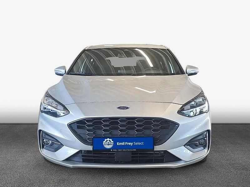 Gebraucht Ford Focus ST-Line 125 PS (91 kW) 2022 Moondust silver (metallic) Limousine