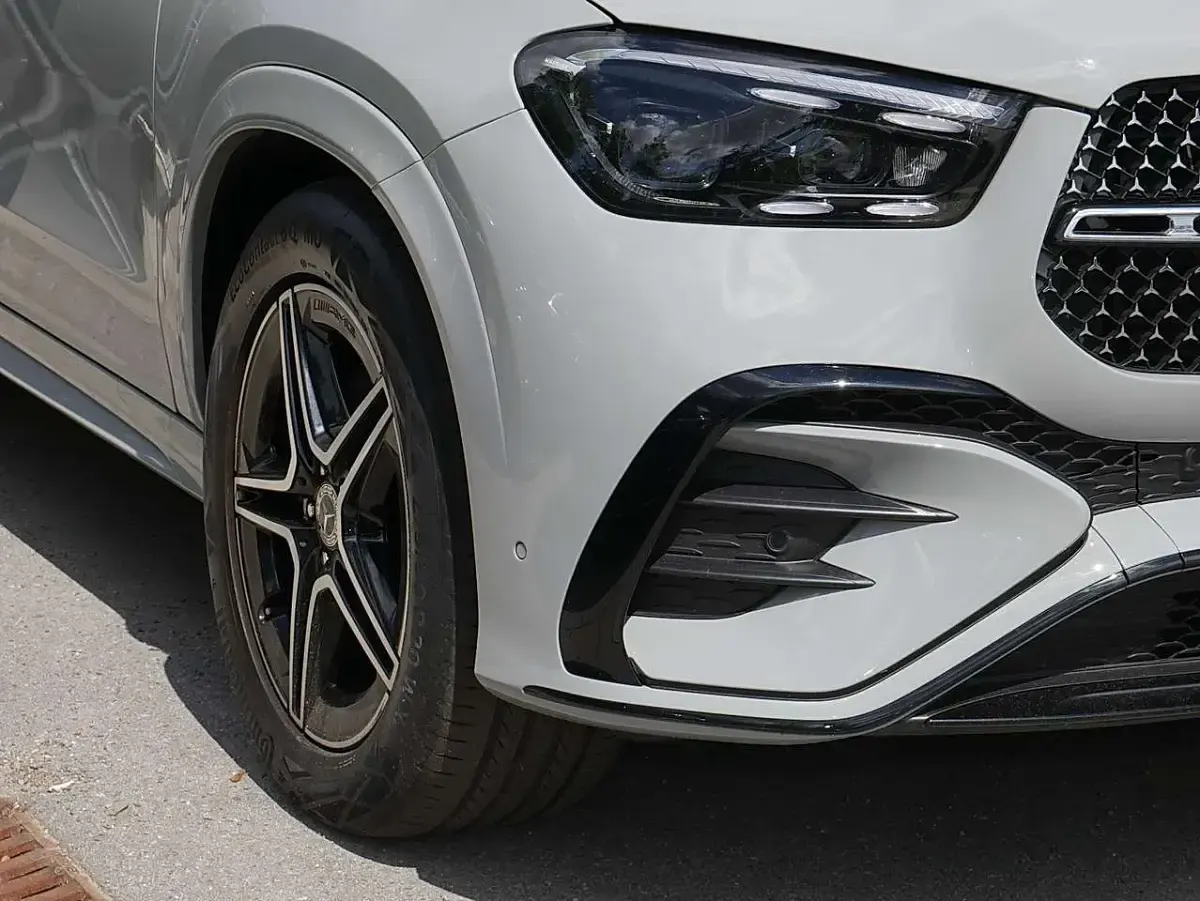 Gebraucht Mercedes GLE300 AMG 269 PS (197 kW) 2025 Manufaktur lack manufaktur ... SUV