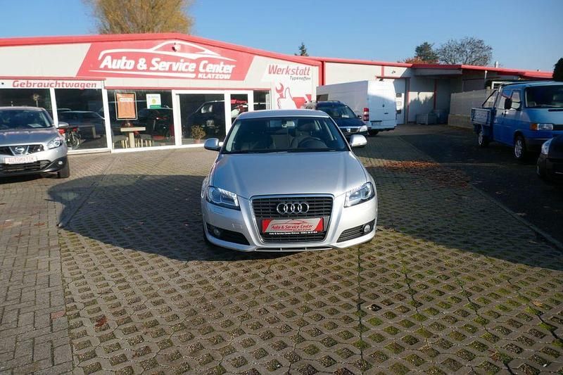Gebraucht Audi A3 Attraction 90 PS (66 kW) 2009 Grau Limousine