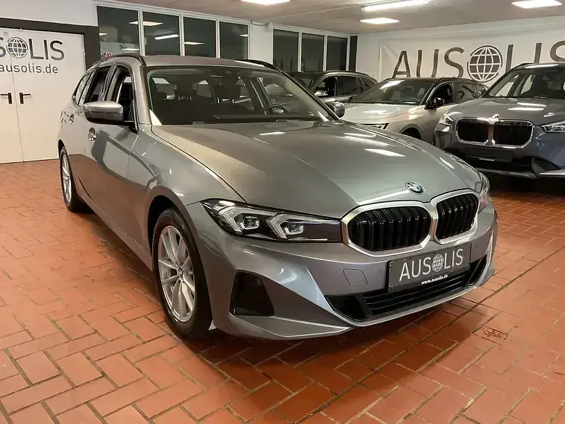 Gebraucht BMW 320 Basis 190 PS (139 kW) 2023 Grau Kombi