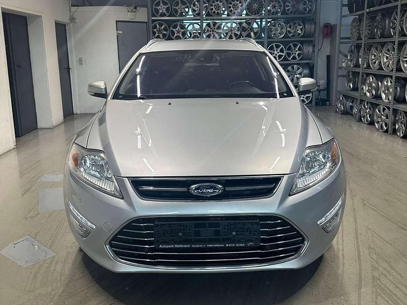 Usado Ford Mondeo Titanium 163 CV (119 kW) 2014 Plateado Familiar