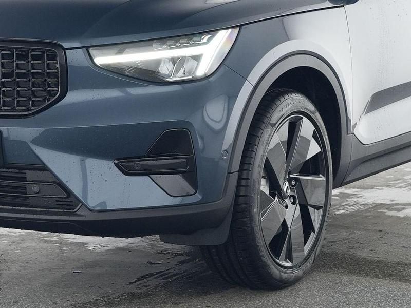 Gebraucht Volvo XC40 Plus 163 PS (119 kW) 2025 Denim blue / metallic SUV