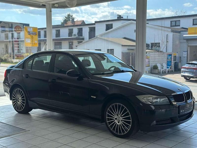 Schwarz Gebraucht 2006 BMW 318 Comfort Edition Limousine | 6.950 € - Bild 1/4
