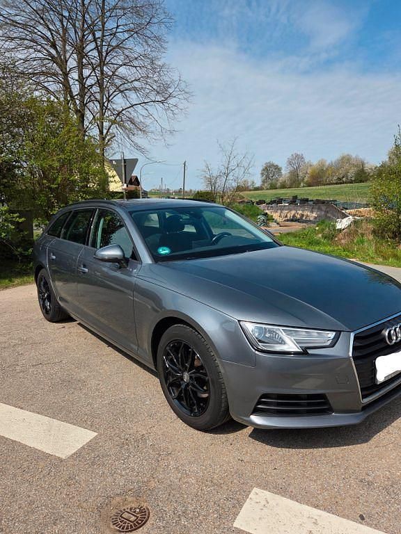 Używany Audi A4 150 KM (110 kW) 2016 Szary Kombi