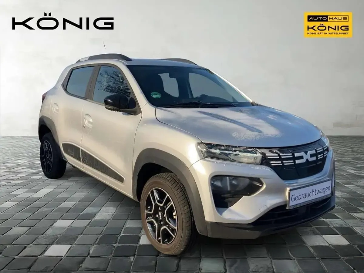 Usado Dacia Spring Essentiel 19 kW (26 CV) 2023 Gris Utilitario