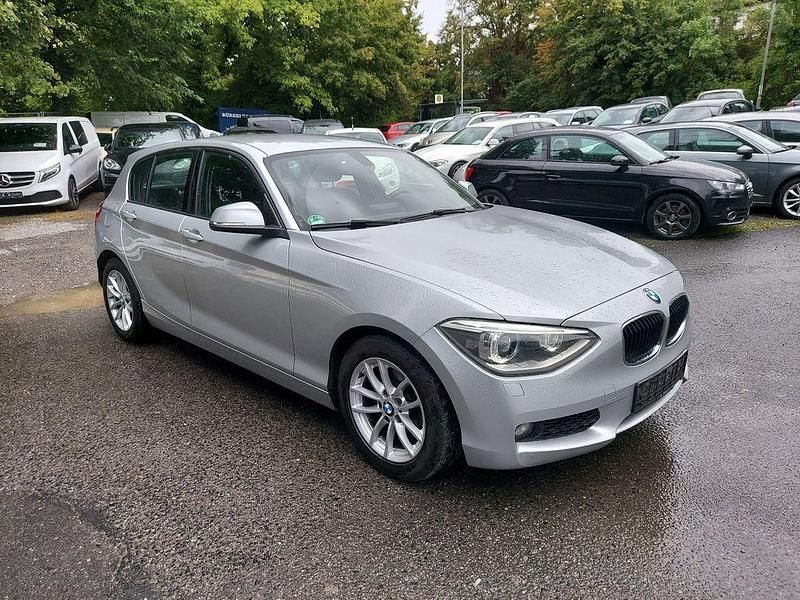 Silber Gebraucht 2013 BMW 116 Kleinwagen | 4.900 € - Bild 1/4