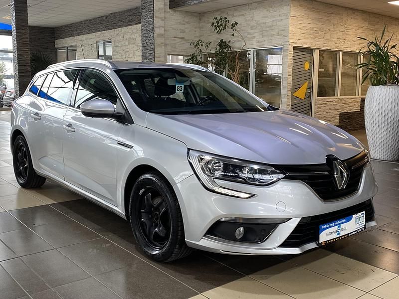 Silber Gebraucht 2020 Renault Mégane GrandTour Business Kombi | 8.900 € (Fairer Preis) - Bild 1/4