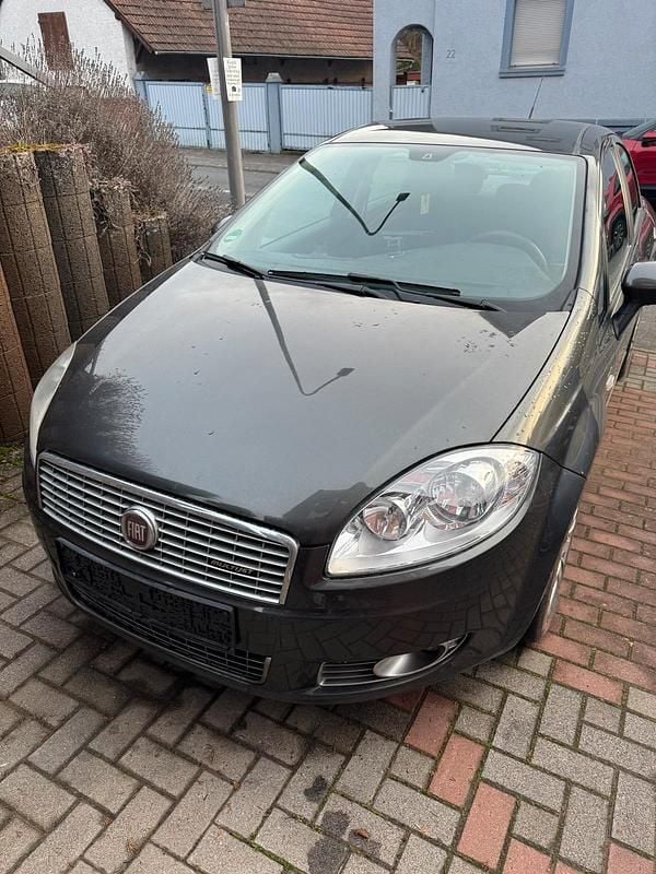 Gebraucht Fiat Linea 90 PS (66 kW) 2008 Braun Limousine