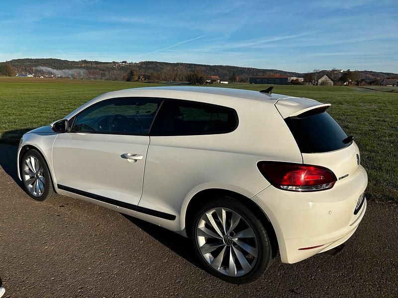 Gebraucht VW Scirocco 160 PS (117 kW) 2009 Weiß Coupé