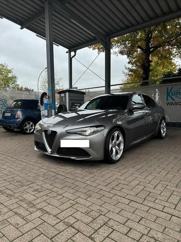 Gebraucht Alfa Romeo Giulia Veloce 219 PS (161 kW) 2017 Grau Limousine