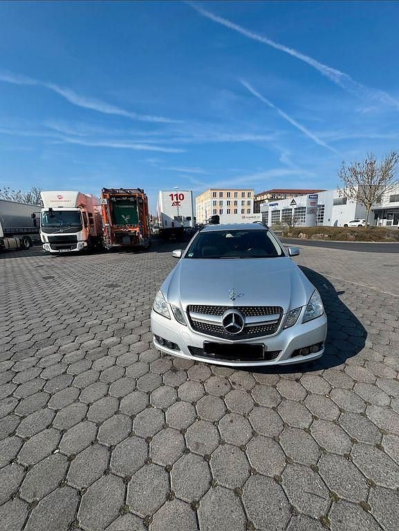 Gebraucht Mercedes E200 136 PS (100 kW) 2010 Silber Kombi