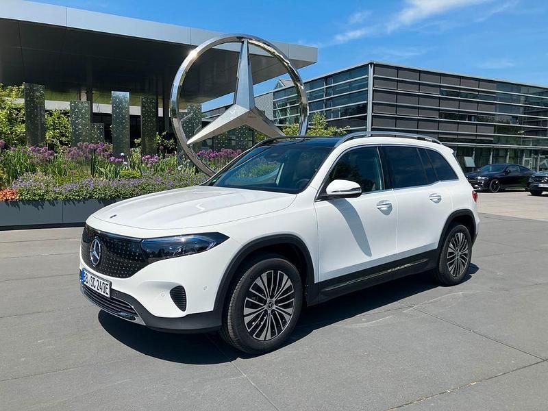 Weiß Gebraucht 2025 Mercedes EQB250+ SUV | 44.890 € - Bild 1/4