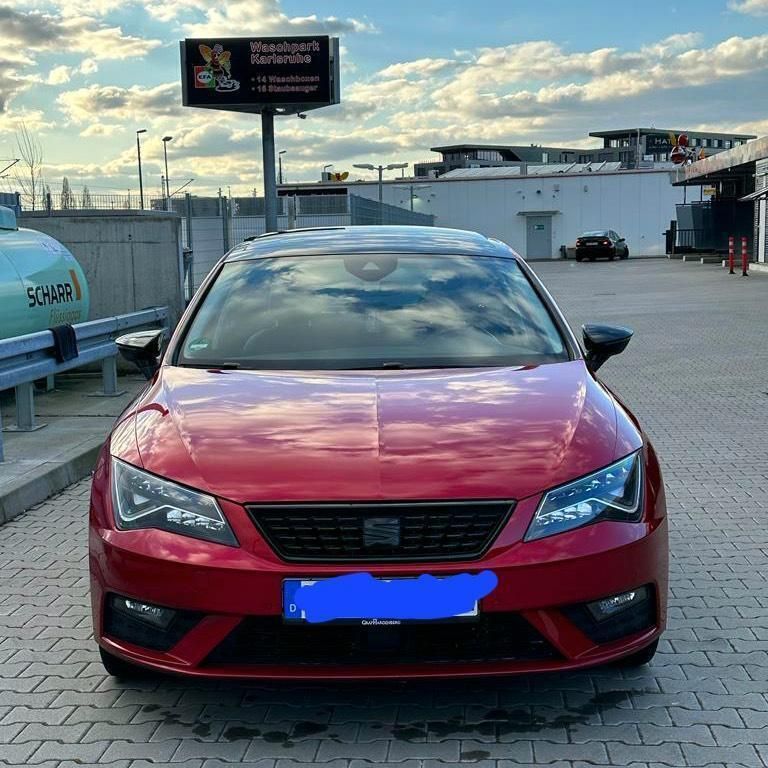 Rot Gebraucht 2017 Seat Leon XCELLENCE Limousine | 16.500 € (Fairer Preis) - Bild 1/3