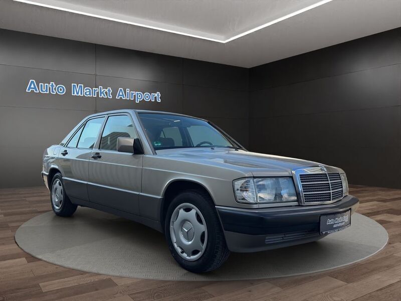 Grau Gebraucht 1992 Mercedes 190 Limousine | 7.950 € - Bild 1/4