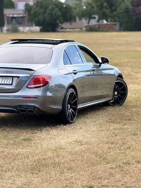 Gebraucht Mercedes E400 AMG line 333 PS (244 kW) 2016 Grau Limousine