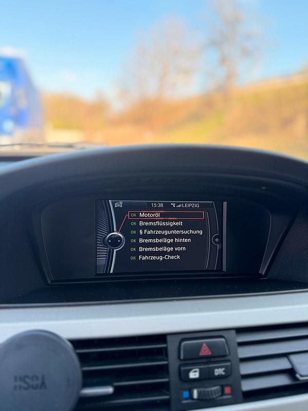 Gebraucht BMW 320 184 PS (135 kW) 2010 Silber Kombi