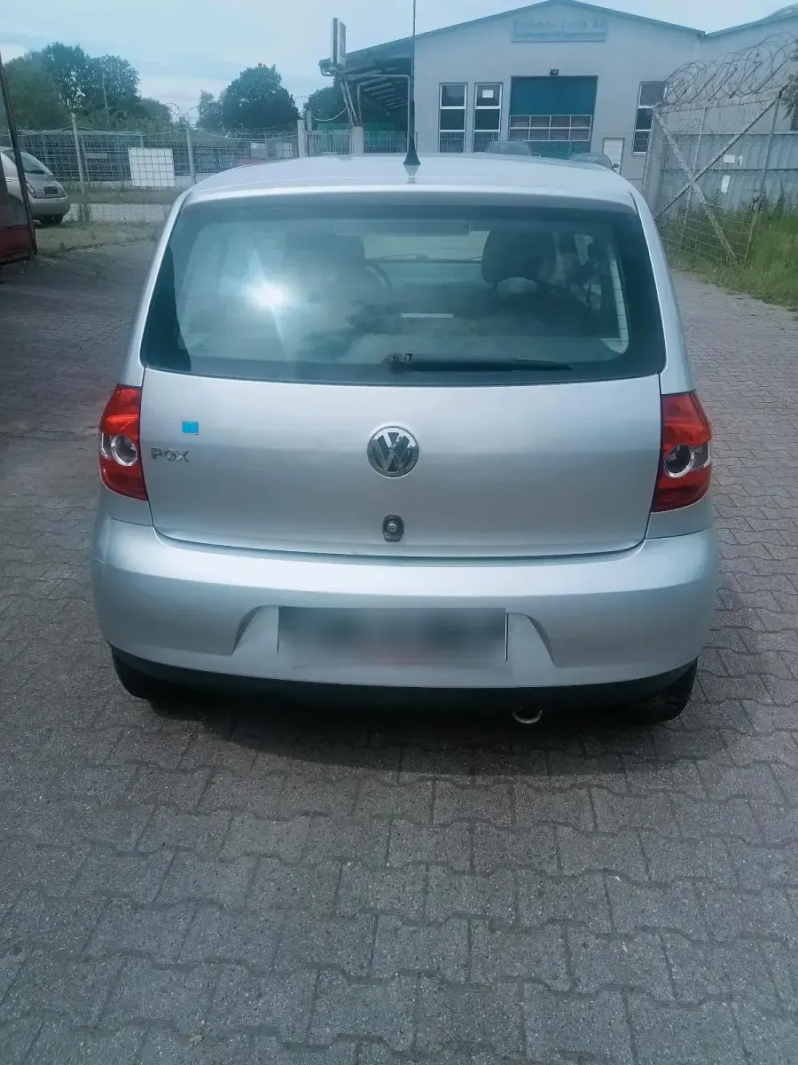 Gebraucht VW Fox 54 PS (39 kW) 2009 Silber Kleinwagen