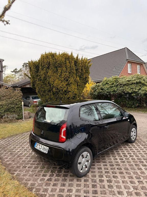 Second-hand VW up! 60 CP (44 kW) 2012 Negru Hatchback