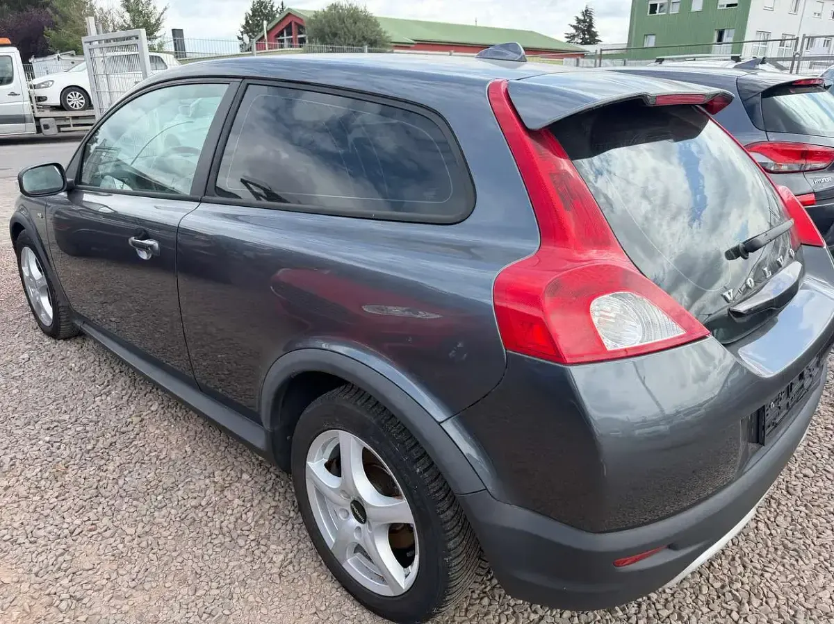 Gebraucht Volvo C30 Drive Kinetic 109 PS (80 kW) 2009 Titanium grey pearl / metallic Kleinwagen