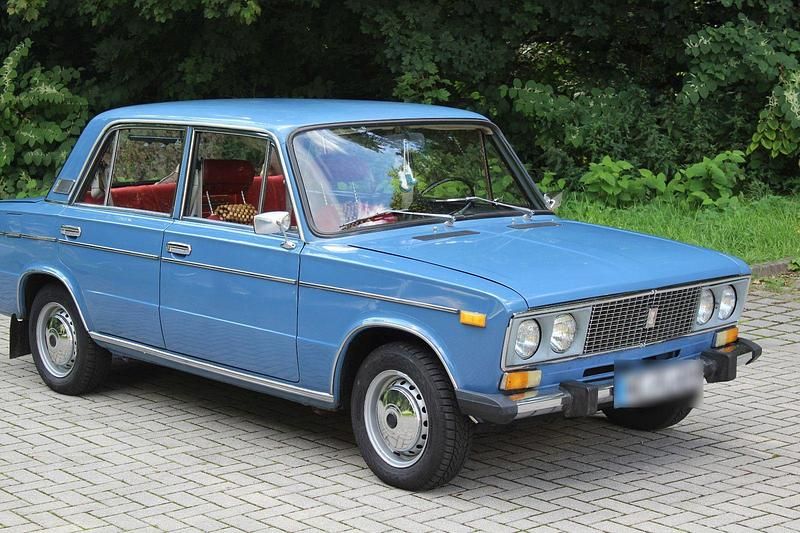Second-hand Lada 2106 75 CP (55 kW) 1981 Albastru Berlinǎ