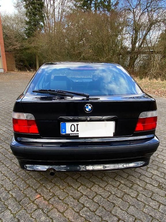 Gebraucht BMW 316 105 PS (77 kW) 2000 Schwarz Limousine