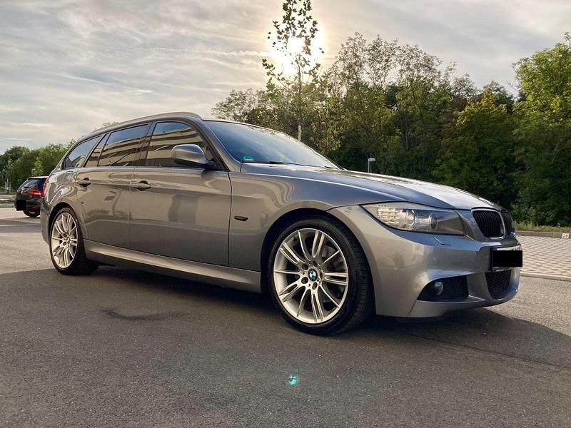 Gebraucht BMW 320 Performance 184 PS (135 kW) 2010 Grau Kombi