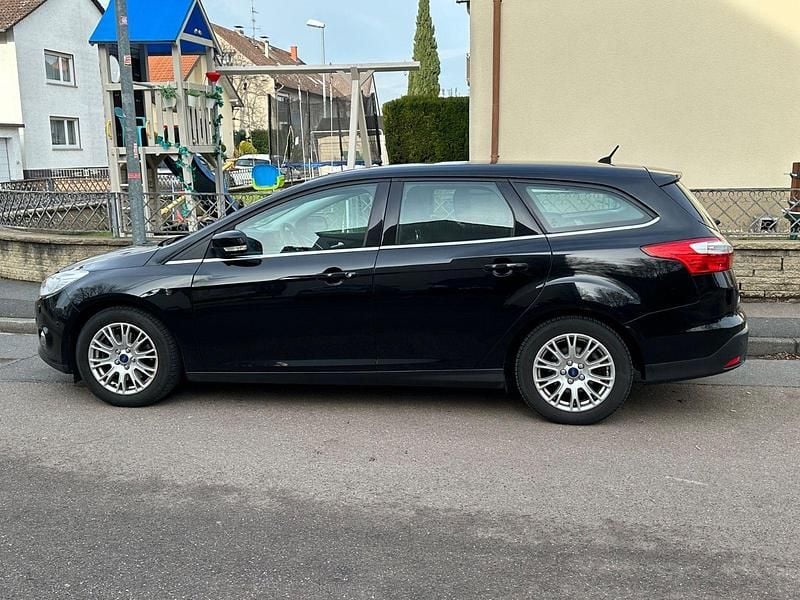 Gebraucht Ford Focus Titanium 150 PS (110 kW) 2011 Schwarz Kombi