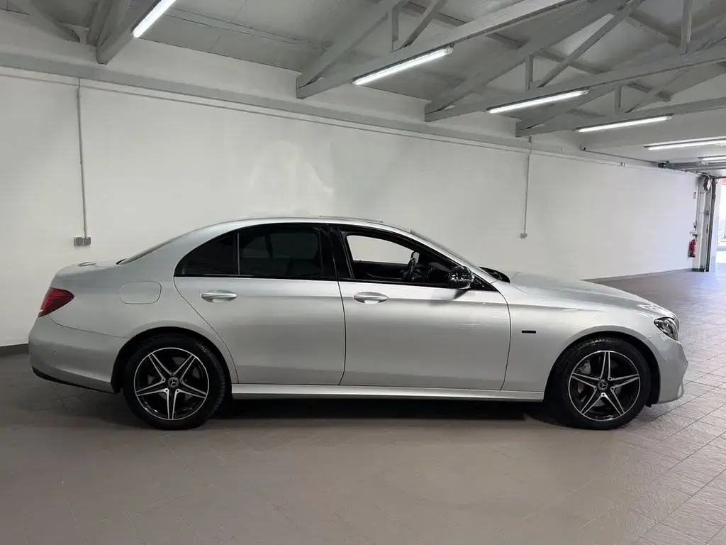 Gebraucht Mercedes E300 AMG 194 PS (142 kW) 2020 Silber Limousine