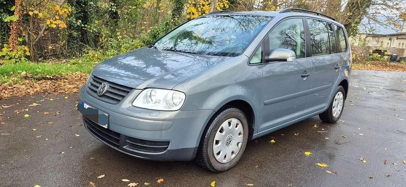 Grau Gebraucht 2005 VW Touran Conceptline Van / Kleinbus | 2.950 € (Fairer Preis) - Bild 1/4
