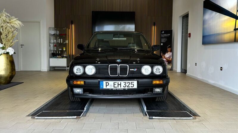 Gebraucht BMW 325 Cabriolet Performance 170 PS (125 kW) 1992 Schwarz Cabrio