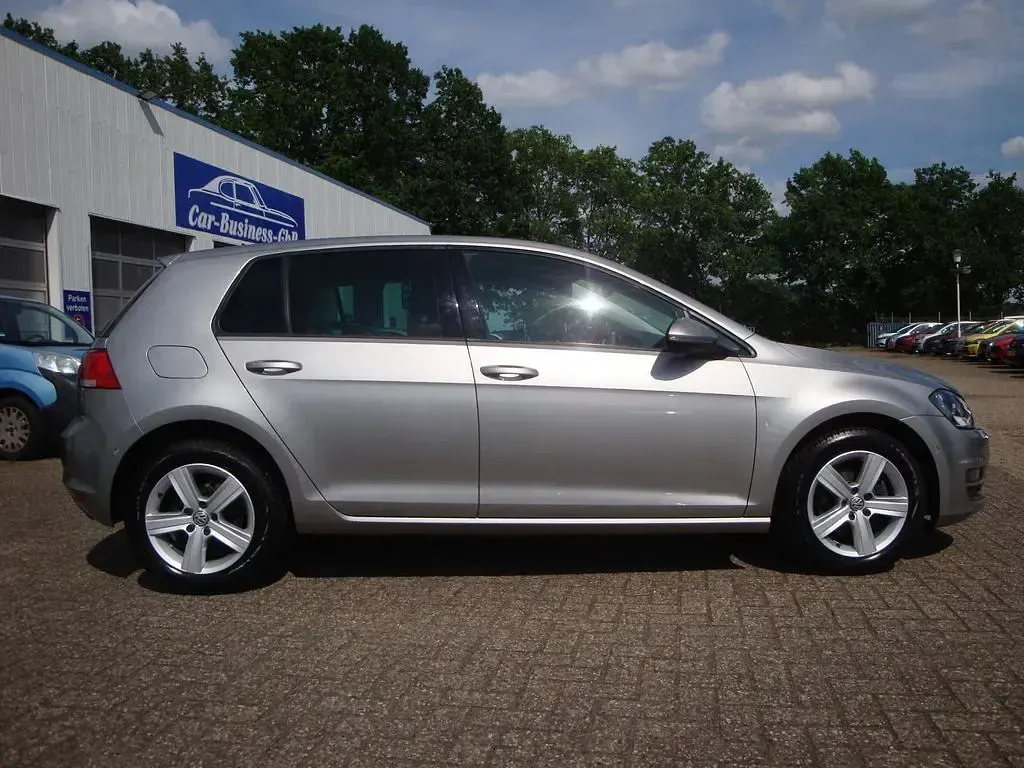 Gebraucht VW Golf VII Comfortline 105 PS (77 kW) 2013 Grau Limousine
