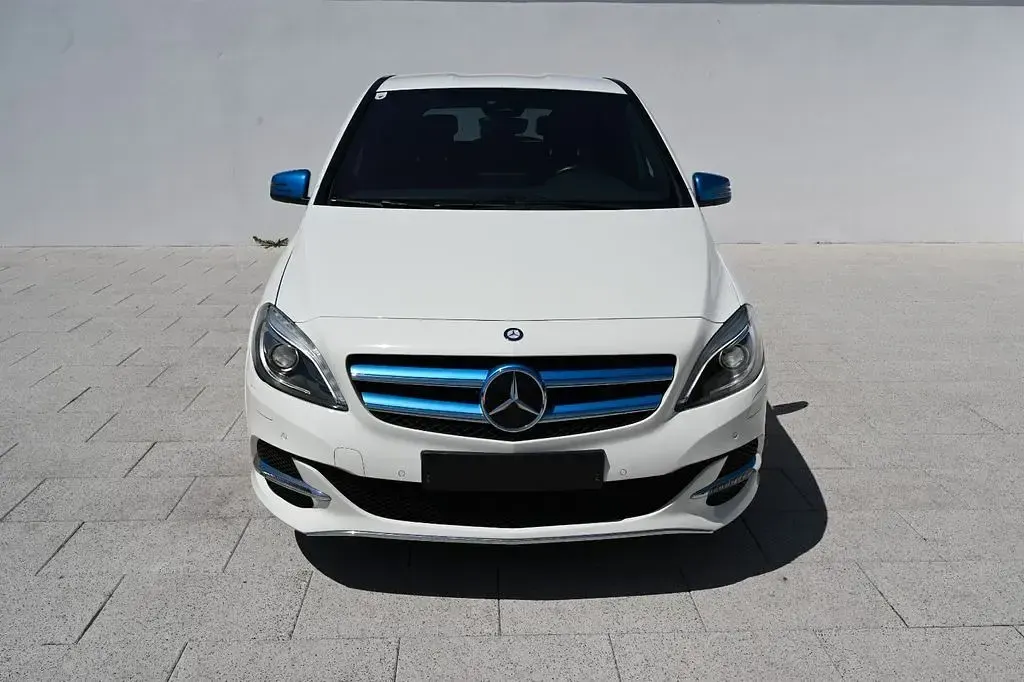 Gebraucht Mercedes B250e 131 kW (179 PS) 2016 Weiß Van / Kleinbus