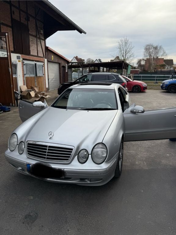 Silber Gebraucht 2000 Mercedes CLK200 Elegance Coupé | 2.450 € (Guter Preis) - Bild 1/4