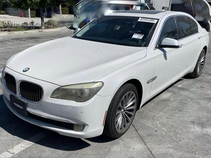 Weiß Gebraucht 2011 BMW 740L Limousine | 8.999 € - Bild 1/4