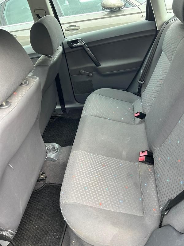 Gebraucht VW Polo 64 PS (47 kW) 2004 Schwarz Kleinwagen