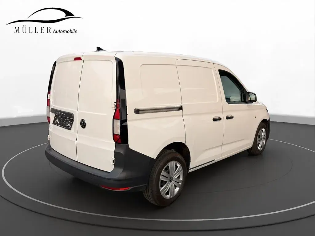 Gebraucht VW Caddy Basis 75 PS (55 kW) 2023 Weiß Van / Kleinbus