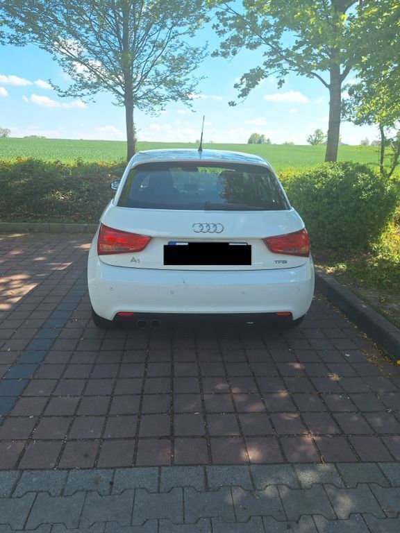 Weiß Gebraucht 2012 Audi A1 Sportback Sport Kleinwagen | 11.500 € (Fairer Preis) - Bild 1/4