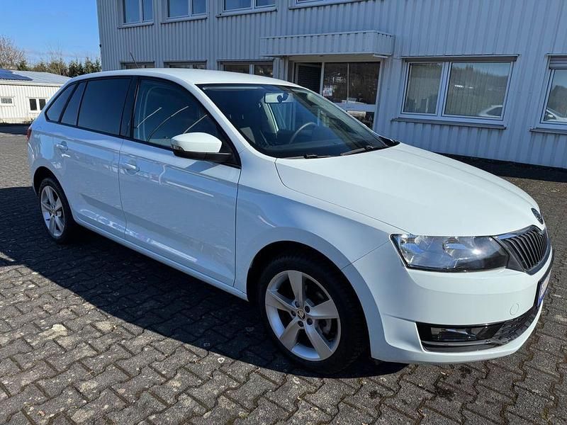 Gebraucht Skoda Rapid Cool Edition 95 PS (69 kW) 2018 Weiß Kleinwagen