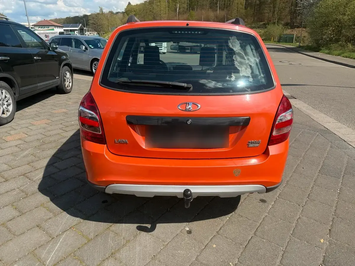 Gebraucht Lada Kalina 98 PS (72 kW) 2016 Orange Kombi